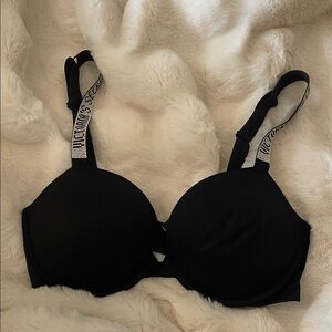 Victoria's Secret Black Bra with Silver Accents they are like new
